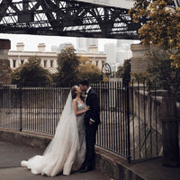 Vestido de novia de sirena con abalorios de lujo Vestido de novia de encaje francés sin espalda con tren desmontable