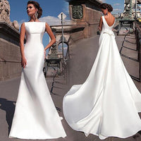 Simple Satin Wedding Dresses Square Neckline Beach Bridal Gowns With Detachable Tail