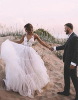 Vestidos de noiva românticos boêmios com decote em V sem mangas e flores de renda vestidos de noiva praia